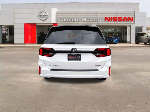 Used 2025 Honda Odyssey Touring image 4