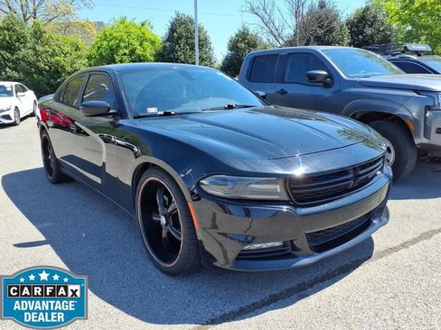 Used 2016 Dodge Charger SXT image 1