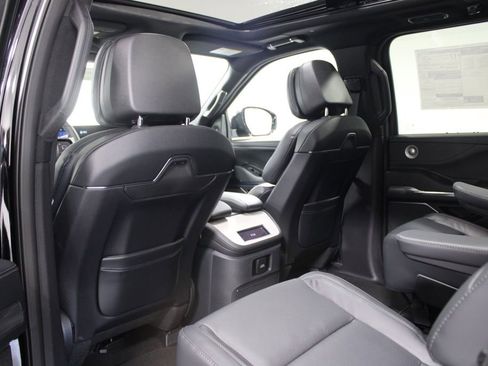 New 2026 Lincoln Navigator L Reserve image 29