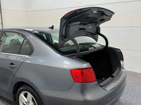 Used 2013 Volkswagen Jetta TDI FWD image 24