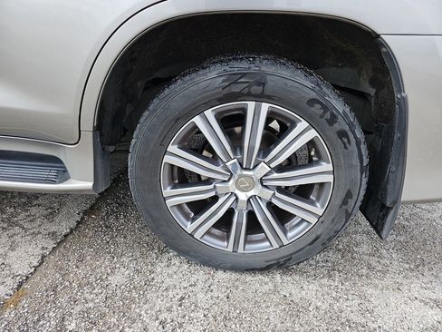 Used 2016 Lexus LX 570 NA w/ Luxury Package image 38