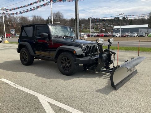 Used 2015 Jeep Wrangler Sport image 3