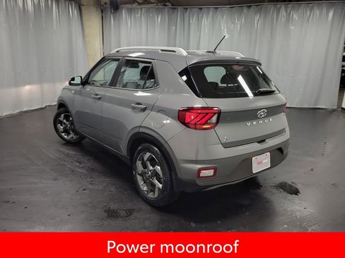 Used 2023 Hyundai Venue SEL image 6