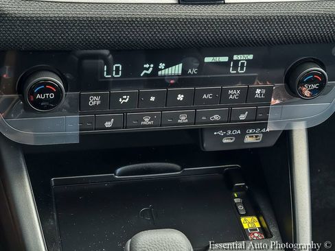 Certified 2026 Subaru Outback Premium AWD/4WD image 16