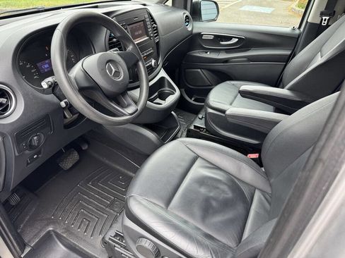 Used 2016 Mercedes-Benz Metris Passenger image 13