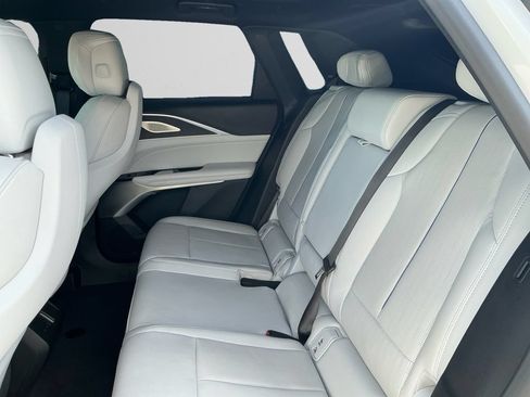 Used 2024 Cadillac Lyriq Luxury RWD image 13