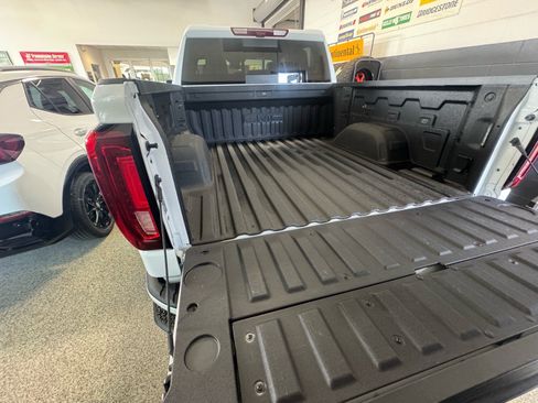Used 2026 GMC Sierra 1500 AT4 w/ AT4 Premium Package AWD/4WD image 8