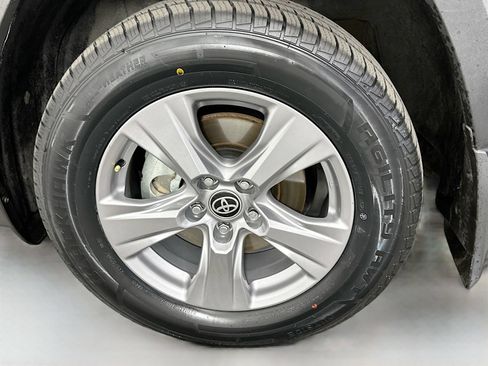 Certified 2025 Toyota RAV4 XLE w/ Convenience Package AWD/4WD image 32