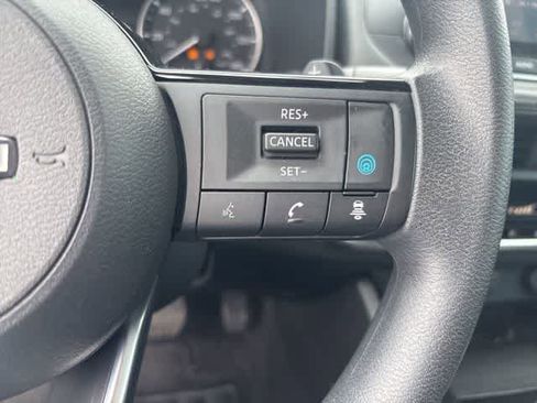 Used 2023 Nissan Rogue SV FWD image 12