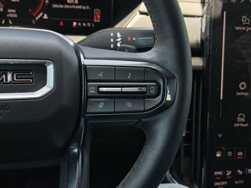 Used 2024 GMC Acadia AT4 w/ Luxury Package AWD/4WD image 17