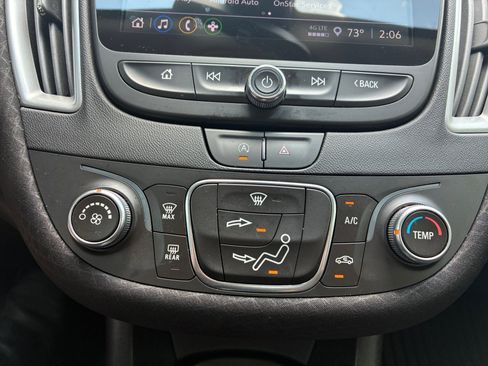 Used 2021 Chevrolet Malibu LS FWD image 18