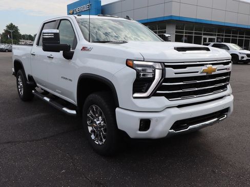 New 2026 Chevrolet Silverado 2500 LT w/ Z71 Chrome Sport Edition AWD/4WD image 2