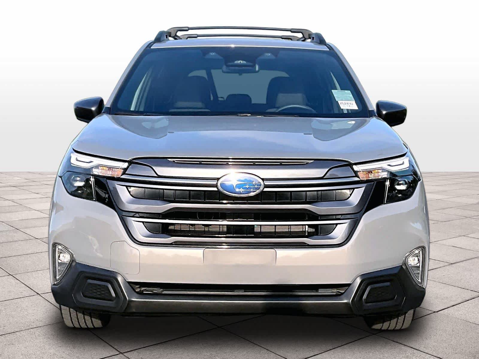 Used 2025 Subaru Forester Premium AWD/4WD image 3