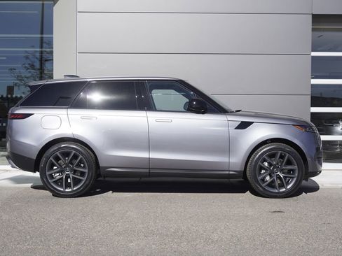 New 2025 Land Rover Range Rover Sport SE image 7