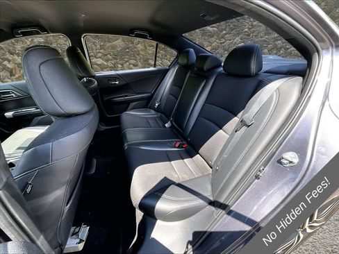 Used 2017 Honda Accord Sport image 21