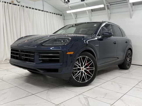 Certified 2026 Porsche Cayenne S AWD/4WD image 7