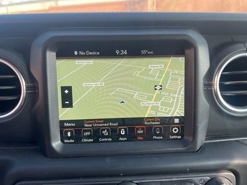 Used 2021 Jeep Wrangler Unlimited Sahara AWD/4WD image 26