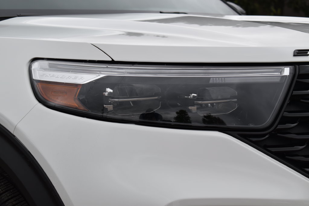 Used 2023 Ford Explorer ST-Line AWD/4WD image 4
