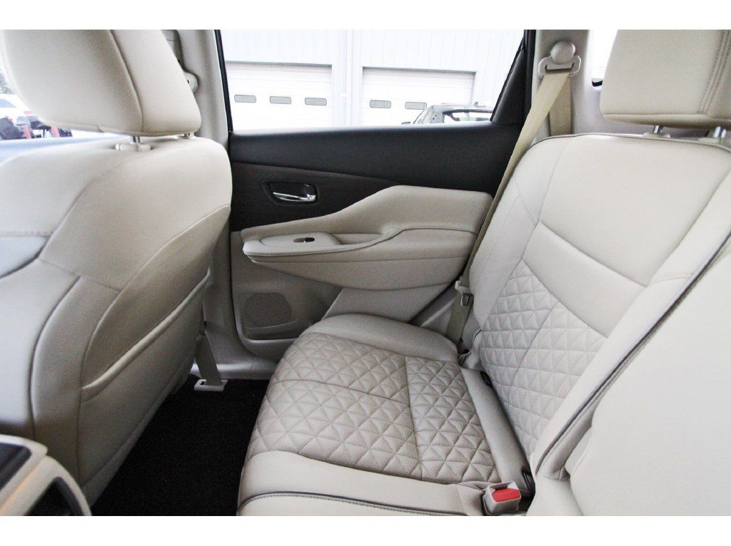 Used 2019 Nissan Murano Platinum w/ Cargo Package FWD image 13