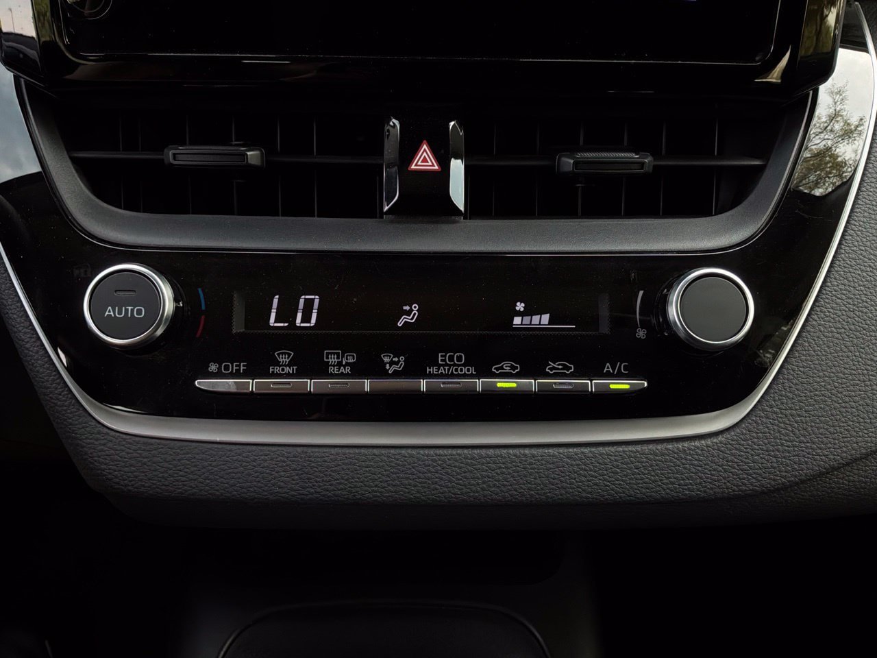 Used 2026 Toyota Corolla LE FWD image 30