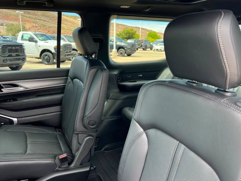 New 2026 Jeep Grand Wagoneer 4WD image 20