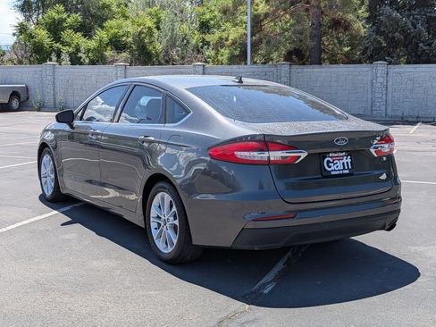 Used 2020 Ford Fusion SE FWD image 8