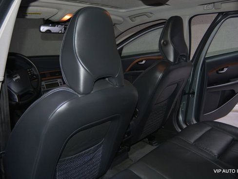 Used 2010 Volvo XC70 3.2 image 14