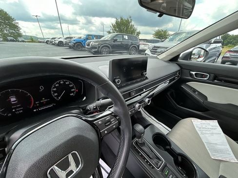 Used 2022 Honda Civic EX image 12