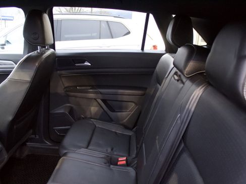 Used 2020 Volkswagen Atlas Cross Sport SE image 26