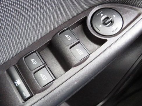 Used 2013 Ford Focus SE image 25