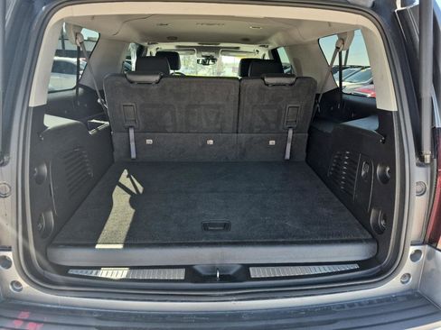 Used 2019 Chevrolet Suburban LT image 10