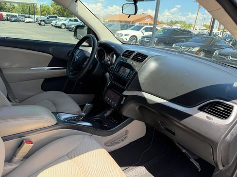 Used 2014 Dodge Journey American Value Package w/ Flexible Seating Group FWD image 21