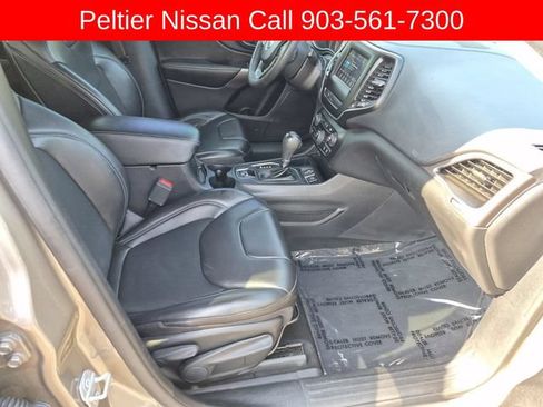 Used 2020 Jeep Cherokee Latitude Plus FWD image 10