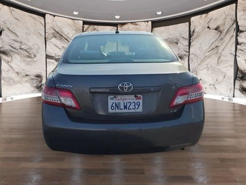 Used 2011 Toyota Camry LE FWD image 5