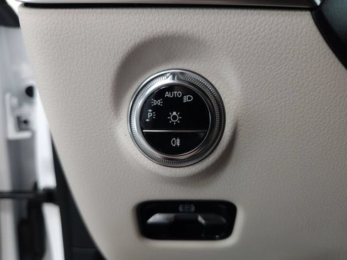 Certified 2026 Mercedes-Benz C 300 4MATIC Sedan image 9