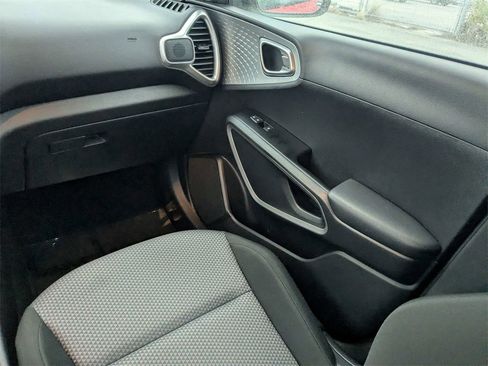 Used 2024 Kia Soul LX w/ Option Group 015 image 17