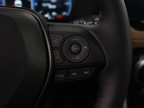 Used 2025 Toyota RAV4 Limited w/ Advanced Technology Package image 19