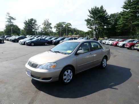 Used 2005 Toyota Corolla CE FWD image 1