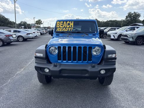 Used 2024 Jeep Wrangler Unlimited Sport AWD/4WD image 8