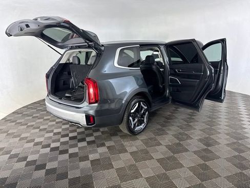 Used 2024 Kia Telluride S w/ S Sunroof Package FWD image 16