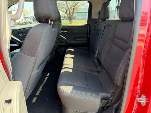 Used 2022 Nissan Frontier SV image 11