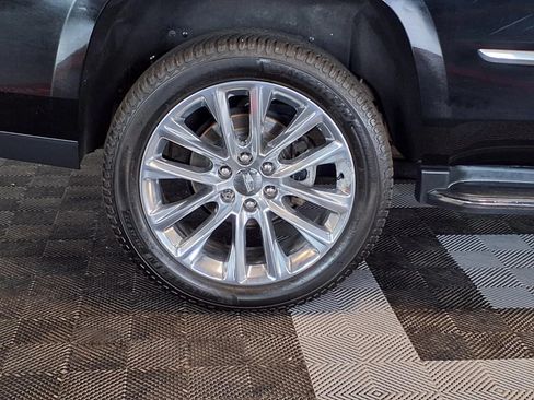 Used 2019 Cadillac Escalade Luxury AWD/4WD image 9