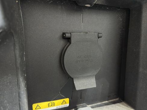 Used 2023 Ford F150 Lariat w/ Equipment Group 502A High image 23