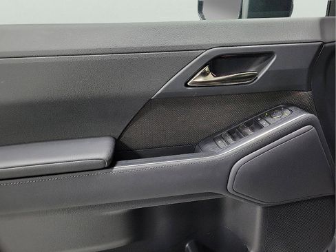 Used 2025 Lexus GX 550 w/ Cold Area Package image 11