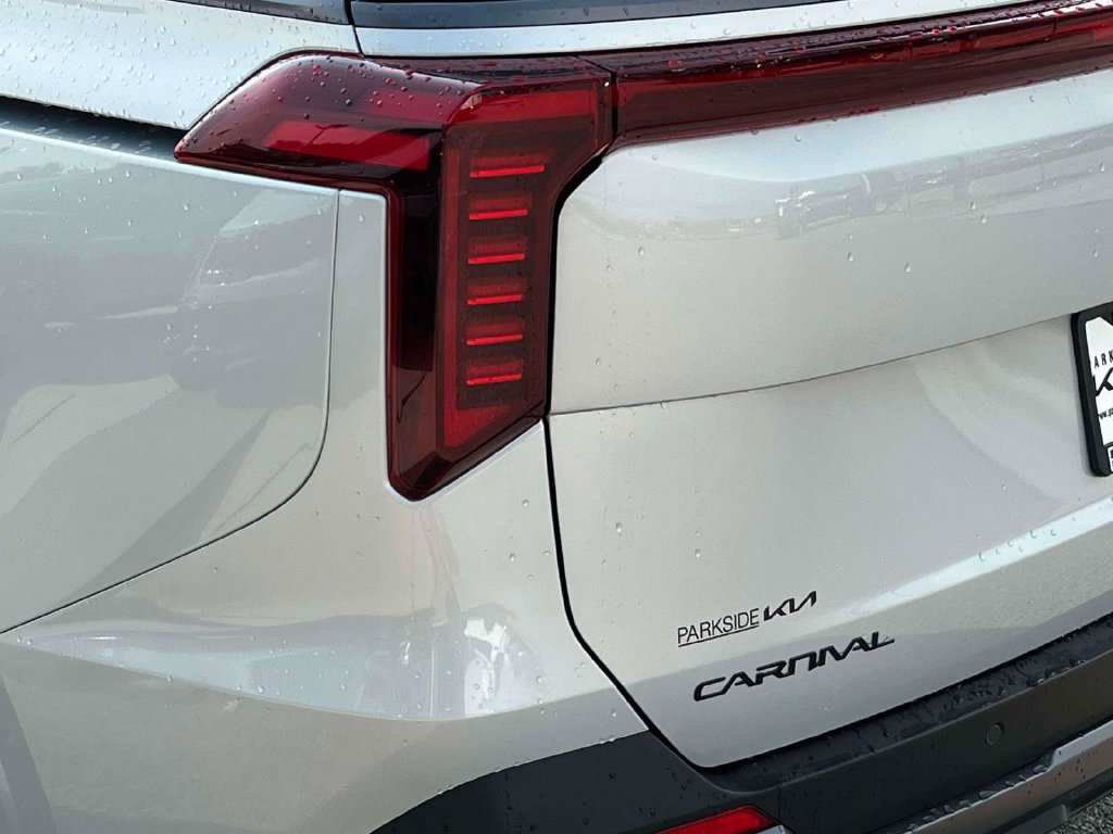 Certified 2026 Kia Carnival SX Prestige FWD image 36
