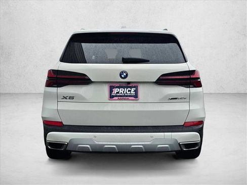 Used 2024 BMW X5 xDrive50e image 4