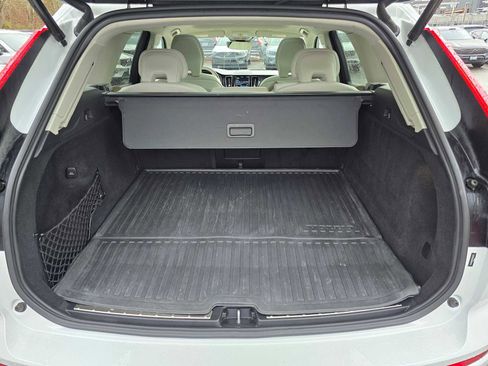 Certified 2023 Volvo XC60 T8 Plus w/ Climate Package image 14