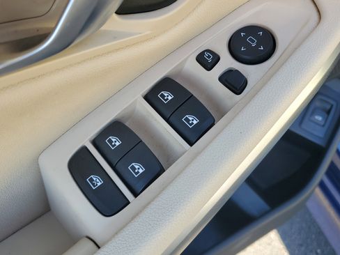 Used 2019 BMW 330i xDrive Sedan w/ Convenience Package image 19