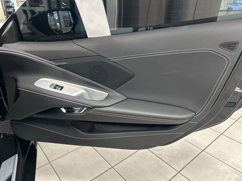 Used 2025 Chevrolet Corvette Stingray image 36