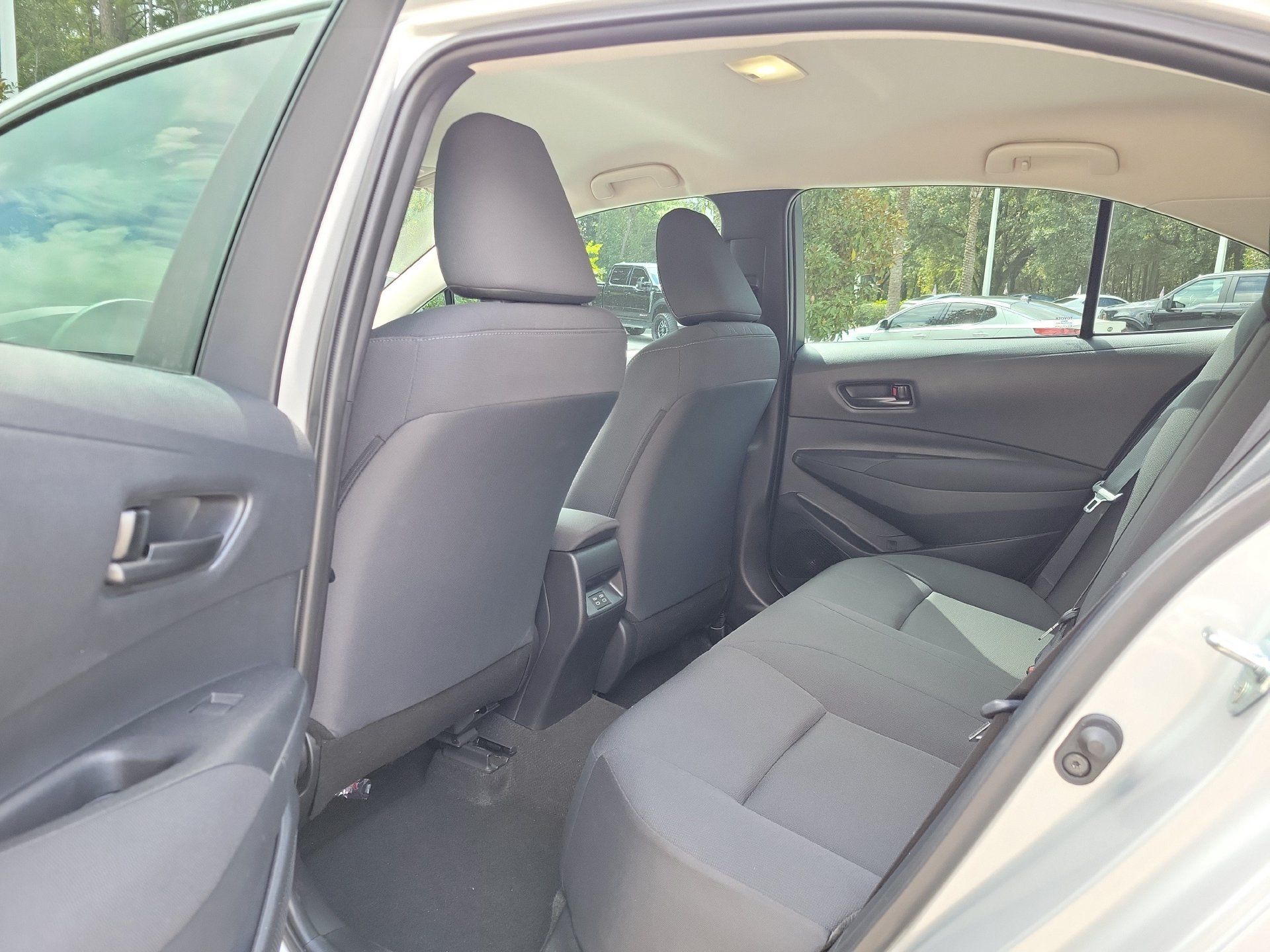 Used 2025 Toyota Corolla LE FWD image 15